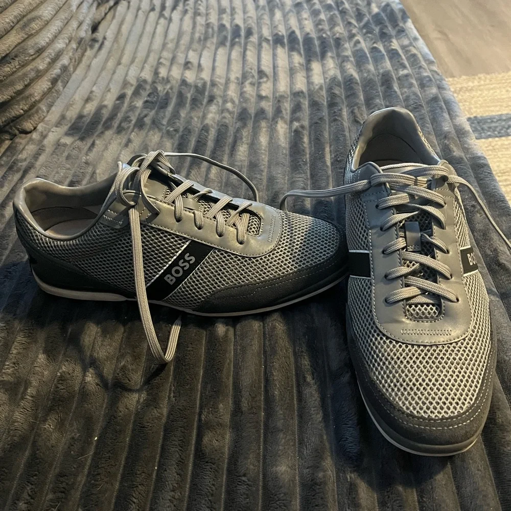 BOSS Men's Black and Gray Logo Back Sneakers - Picture 3 of 4